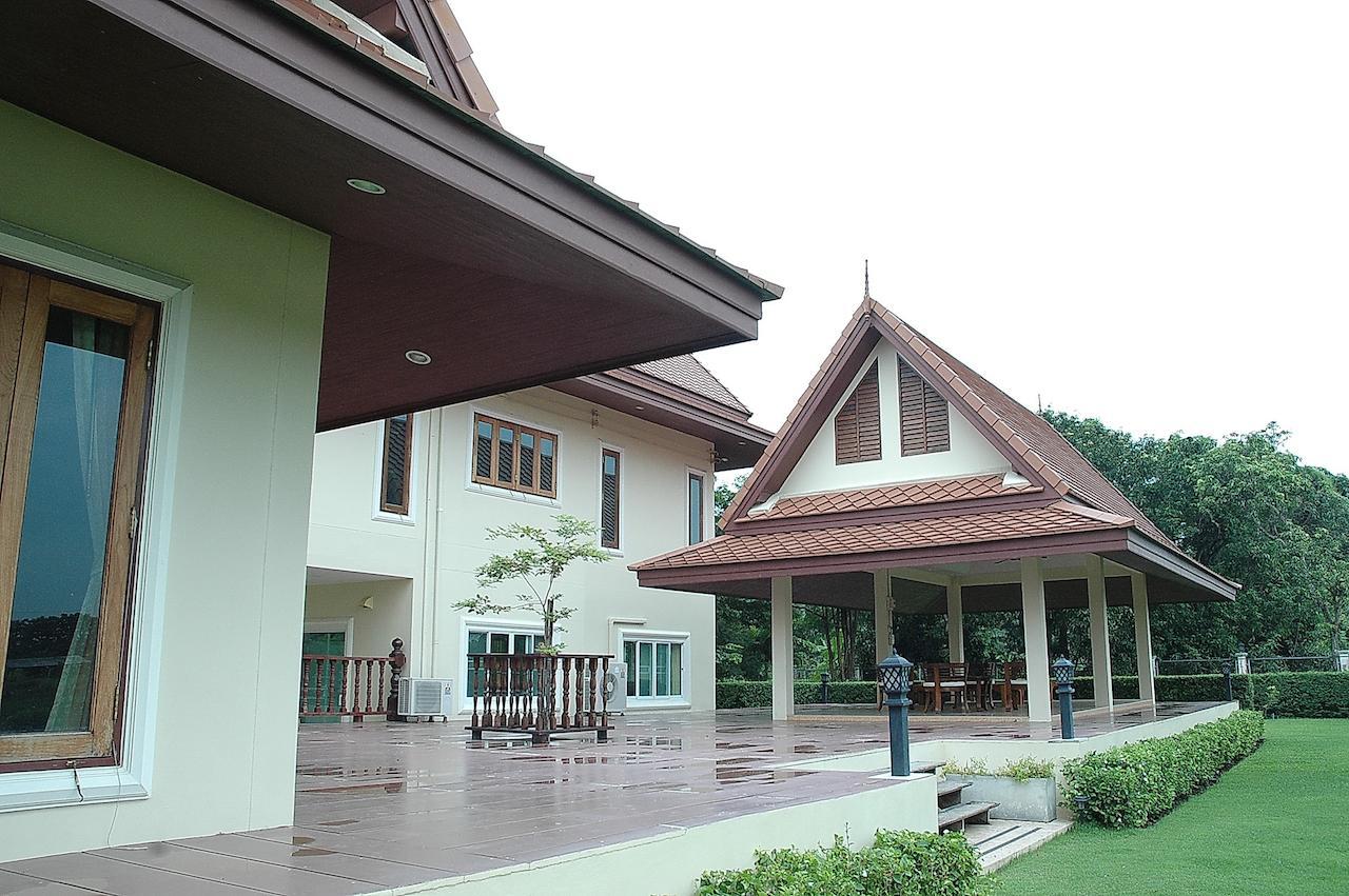 Thararin Villa Ban Doem Bang Exterior foto