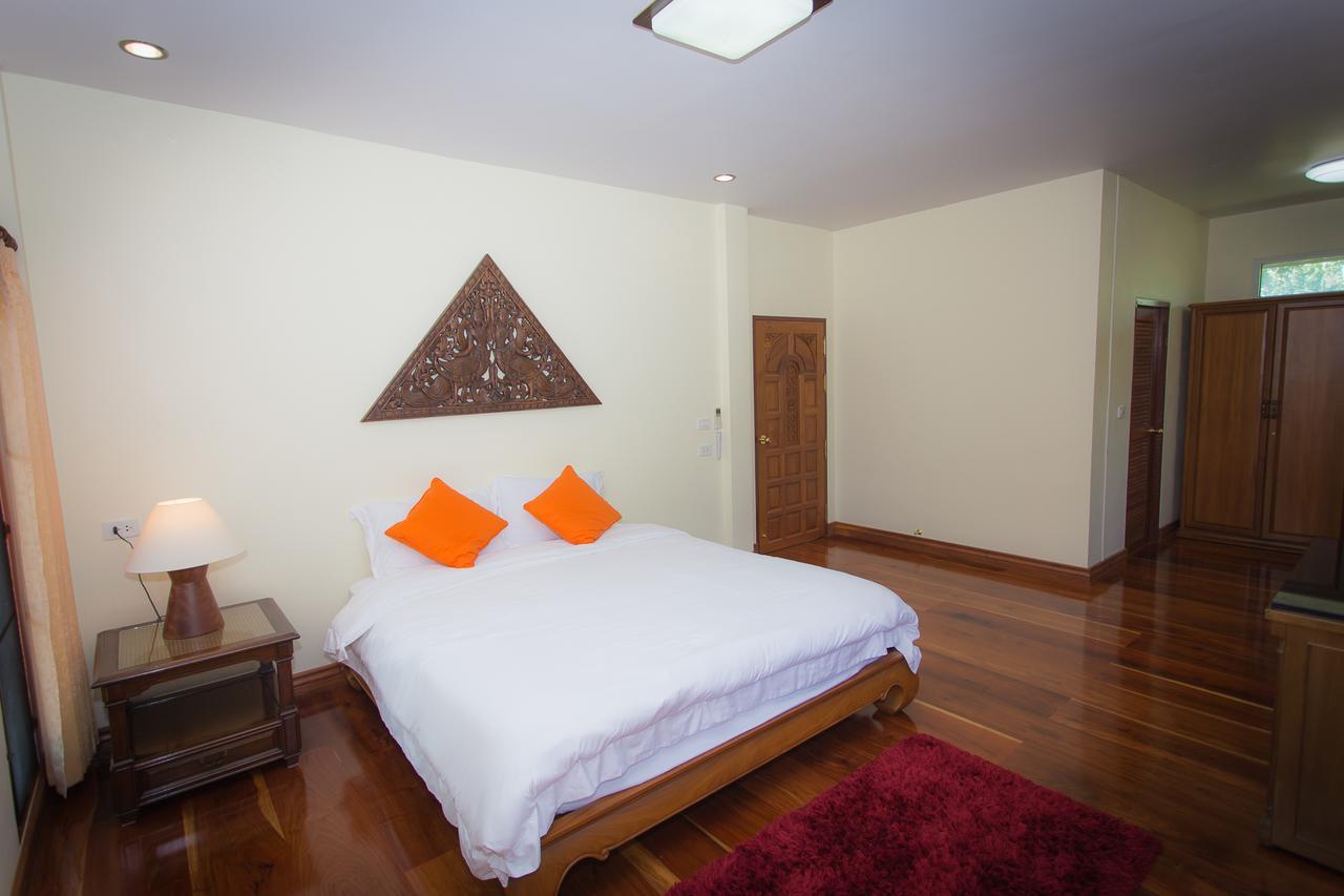 Thararin Villa Ban Doem Bang Exterior foto