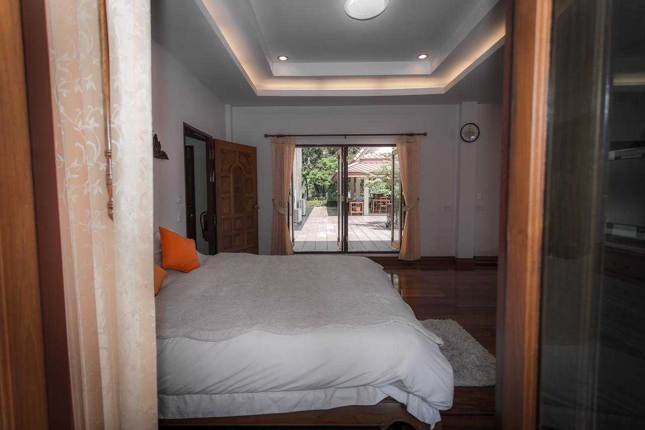 Thararin Villa Ban Doem Bang Quarto foto