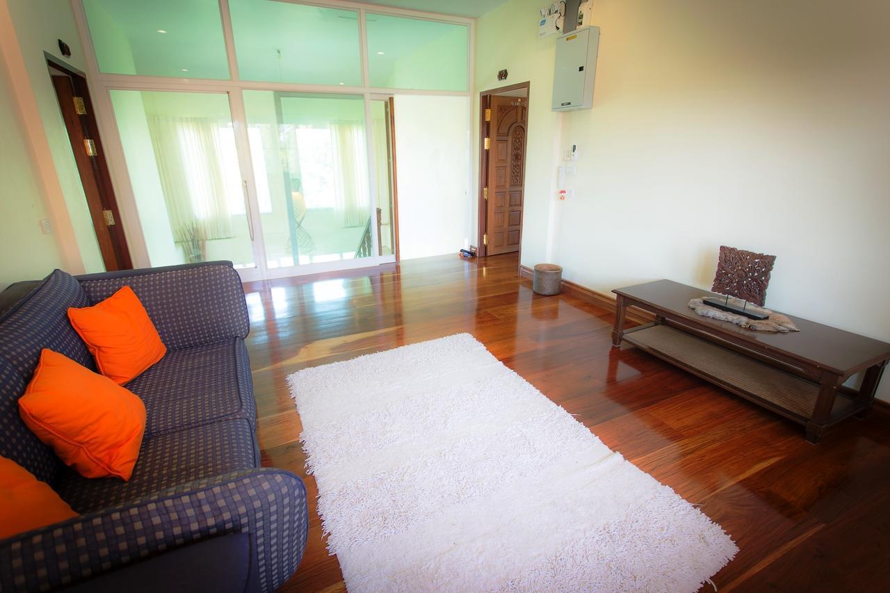 Thararin Villa Ban Doem Bang Exterior foto