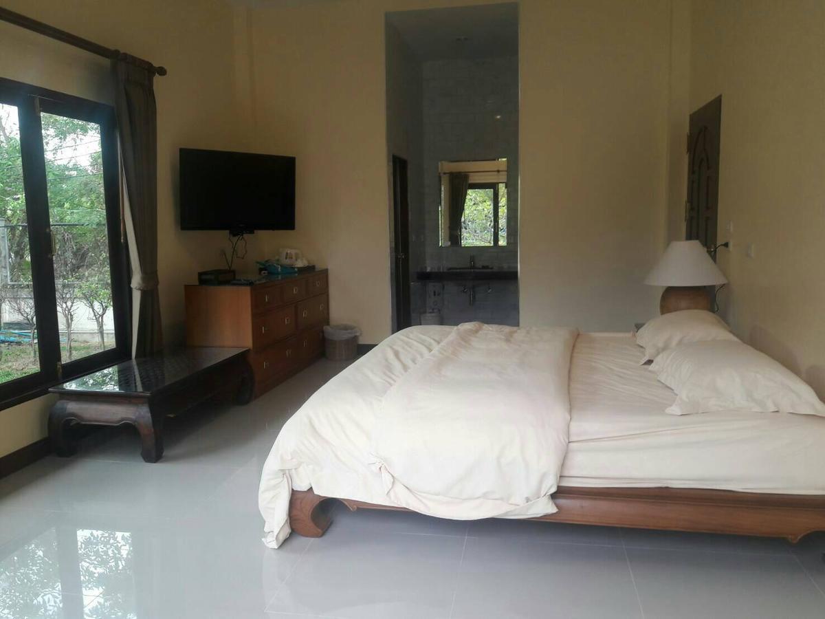 Thararin Villa Ban Doem Bang Exterior foto
