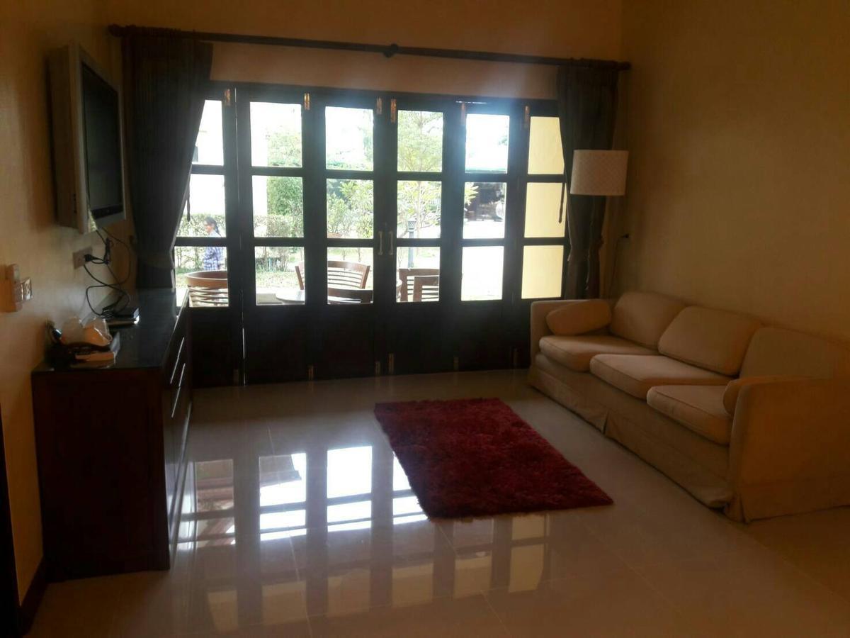 Thararin Villa Ban Doem Bang Exterior foto